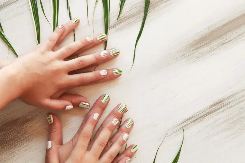 dip powder nails